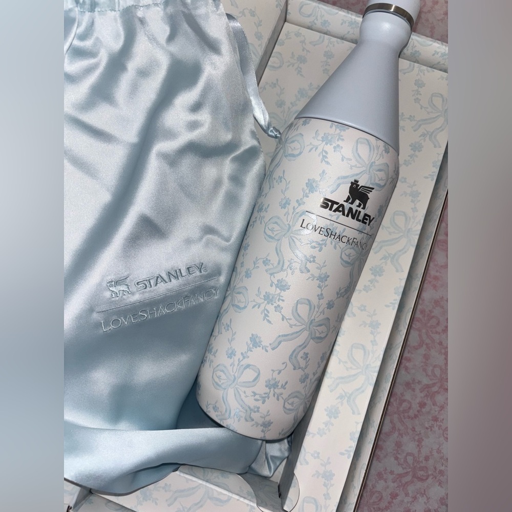 Stanley x LoveShackFancy all day slim bottle 34oz coquette bow winter ice Blue - Picture 4 of 7